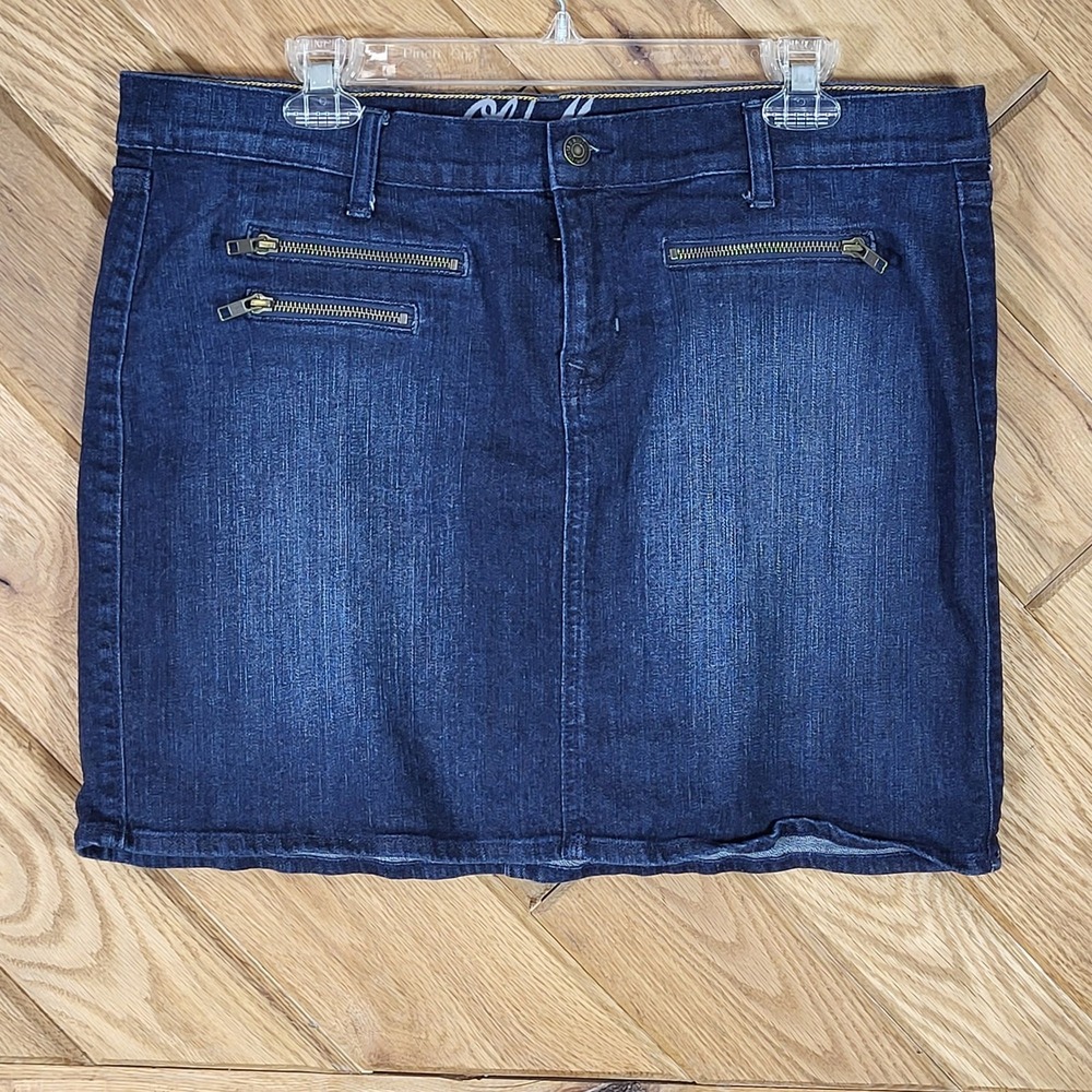 Old Navy Womens Dark Wash Denim Skirt W/ Zipper Details Size 14